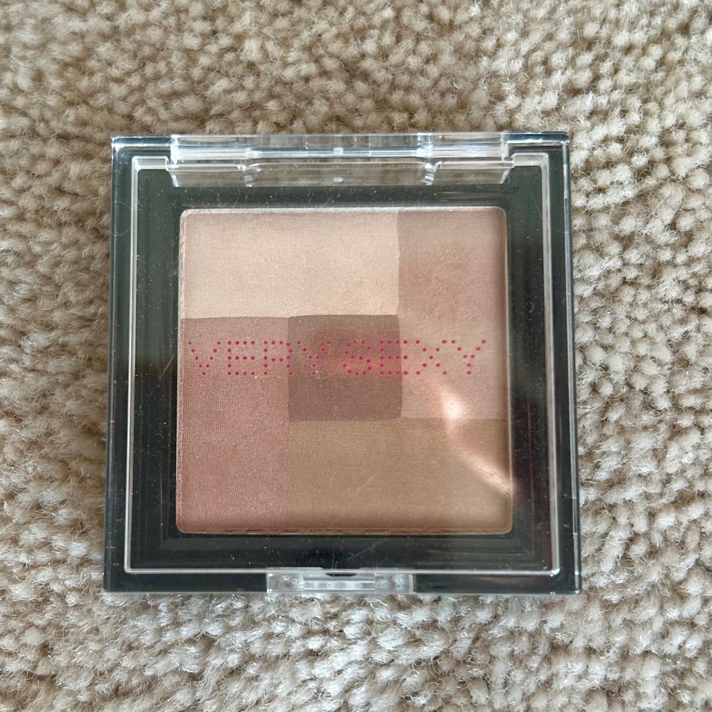NWT Victoria’s Secret Very Sexy Mosaic Bronzer 4.8g DISCONTINUED